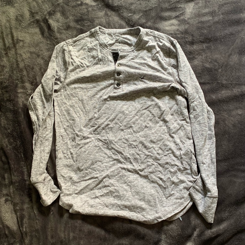 Men’s Hollister long sleeve tee